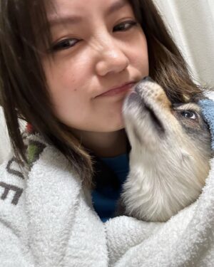 Shiho Instagram - さむいし乾燥すごいし、みんな体調や火事には気をつけてね❕

今日で仕事納めの人もおおいのかな
みんなよい年末を🫡🤍また来年〜💙🤍