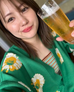 Shiho Instagram - 幼なじみ＆将軍と、ランチしてからうちでゲームしてる
ずっとたのしみにしてた龍が如くの極みくじは届いたし、カイロソフトは新作アプリだしたし、うれち