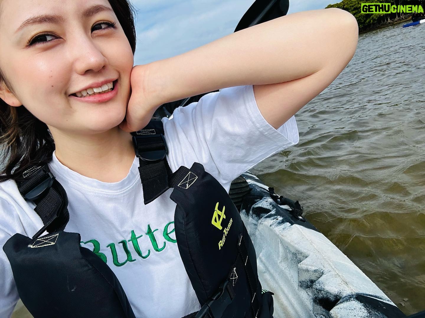 Shiho - 1.3K Likes - 🌳🌴🛶🌳
