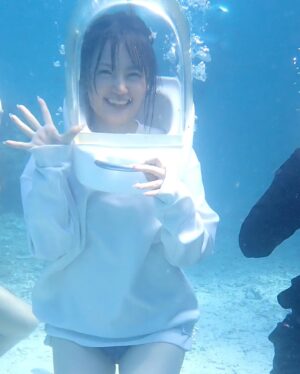 Shiho Instagram - ヘルメットまじ重かった😮かぶった瞬間、肩取れるかと思った😮