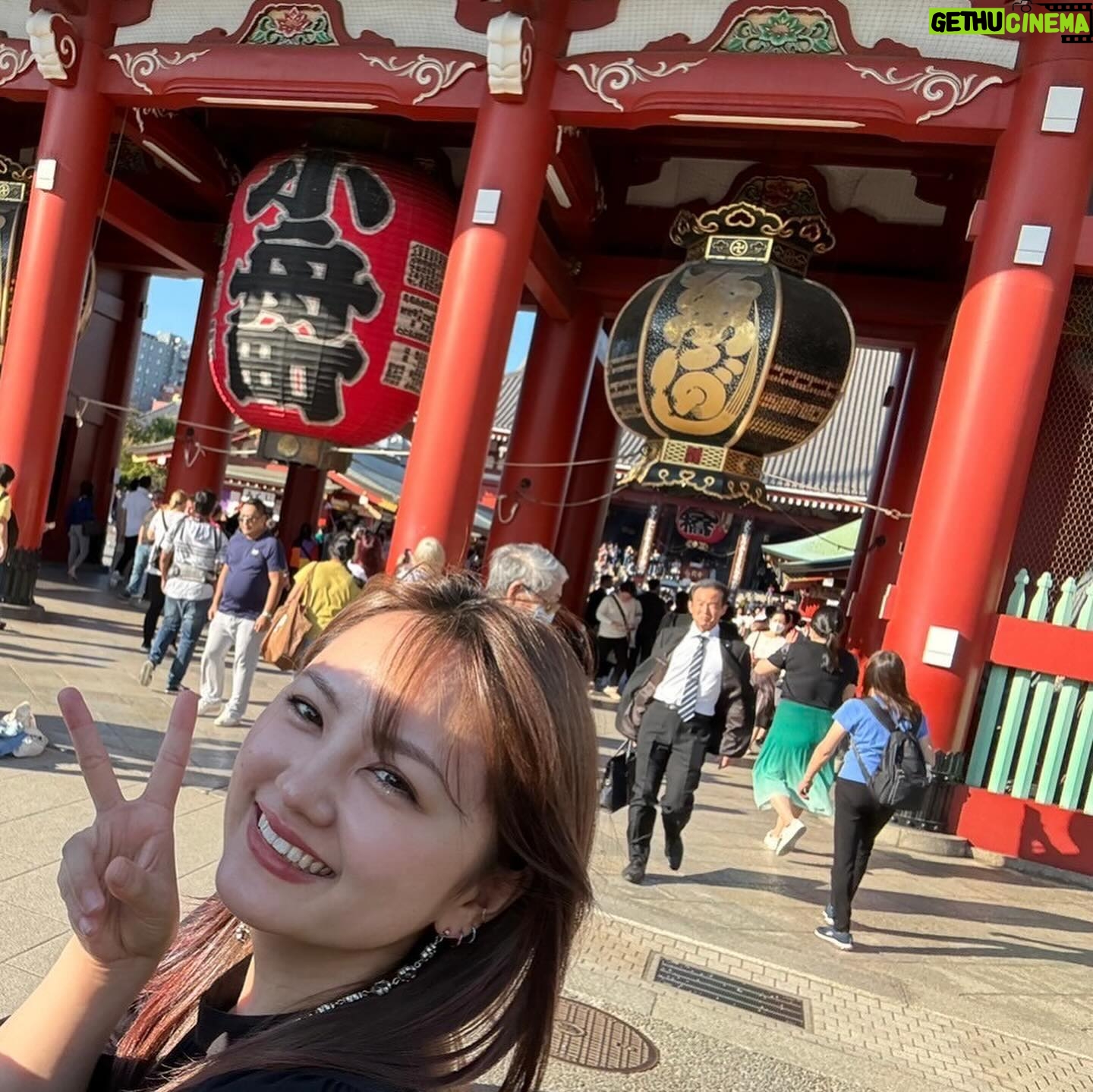 Shiho - 1.2K Likes - アサクサ