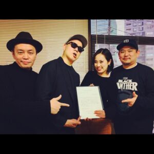 Shiho Watanabe Instagram - 10/30発売！
ライムスター宇多丸の「ラップ史」入門(NHK出版)
*今年1月にNHK FMで生放送した「今日は一日RAP三昧」が書籍になりました📕本番組は、宇多丸師匠を筆頭に、音楽ジャーナリストの高橋芳朗氏と我らがDJ YANATAKEさんらの丹念なご準備をもとにして10時間生放送された歴史的な番組です。私は合間のスラング・コーナーだけを収録して参加する予定だったのですが、恐れ多くも生放送のスタジオに乗り込み、先輩らが丁寧に耕して下さった畑の中にブラッディ・シューズで乗り込むようにして、厚かましく本編にも参加させて頂いたという経緯がございます。それがこうして書籍という最高の形になること、僭越ながら非常に喜ばしく思っております。みやーん氏による、完璧な書き起こし仕事にも多大な感謝を。また、本番組は放送後にNHKの編成局長賞を受賞するというおめでたいトピックも。全ては宇多丸さんをはじめとする先輩方、そして番組制作に携わって下さった皆様、そして何よりお聴き下さったリスナーの皆様のおかげです。なんせ私は、現場にズカズカとブラッディ・シューズで(ry

なにはともあれ、是非ともご一読ください👠💎