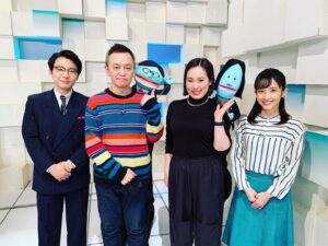 Shiho Watanabe Instagram - OAから一週間経ってしまいましたが、先日、NHK Eテレ「星野のおんがくこうろん」第３回アリー・ウィリスの放送回に、シホかいせついんとして出演させて頂きました！
デトロイト出身で、モータウンのお庭で音楽に親しんだアリー。かつて私が2007年にNYで観たブロードウェイ・ミュージカル「カラーパープル」(もちろん、アリス・ウォーカーによる原作も)についてお話出来たことはとても嬉しかったです。
打ち合わせの段階から、星野源 @iamgenhoshino さんやスタッフの皆様の深い音楽愛が伝わって来、番組作りにおける丁寧な姿勢にも感銘を受けました。そして #高橋芳朗 さんの頼もしさ…！マジで、ヨシさんがいなかったら鬼緊張したままスタジオで倒れていたと思います🥺
ショパンについて語る林田アナもキラキラして素敵でした。3/11深夜に再放送されるとのことなので、もし見逃した方はぜひ〜📺
源さん、ご視聴くださった皆様、どうもありがとうございました🙏🏻
#星野のおんがくこうろん