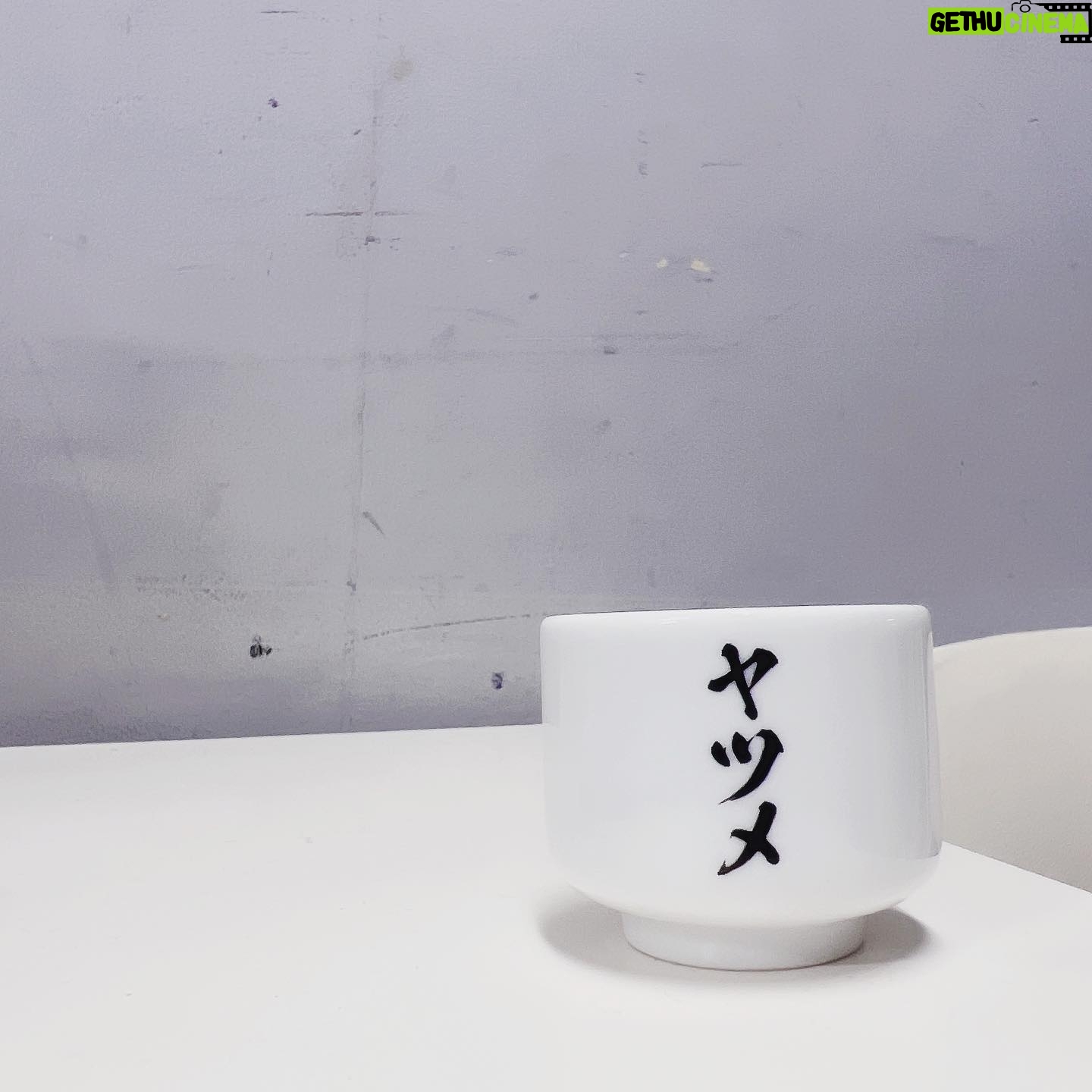 Shiki Aoki - 4.4K Likes - #爆剣 舞台全公演無事終了しました!
ご来場、ご視聴ありがとうございました…!
感想はまた別で詳しく語ります
そして舞台後、2週間ぶりの美容点滴へ
新宿美容内科医療クリニックさん @biyonai_official で、疲労回復や舞台メイクでの肌の疲れ、そして安定の美白の為にてんこもりメニューでお願いしました🥺🙏
白玉1000mg
強力ネオミノファーゲンシー
グルタチオン
ビタミンB1
シーパラ
ダイビタ
をまぜまぜ
ライブと舞台で1週間以上毎日厚化粧だったから肌がお疲れです😭
栄養摂取〜〜〜〜☝️
いつもありがとうございます!
そしてジムトレ後は2ヶ月ぶりくらいのシーシャ😭🙏さいこ〜〜〜〜
癒やしDAYでした…
シーシャでは完全に顔ファンの美女にも会えたしまじで良い日だ…
トレーニング出来ることの喜びを噛み締めてます
ハイフとかポテンツァ?とかもやってみたい🤔年に抗っていくぞ
#美容点滴 #シーシャ