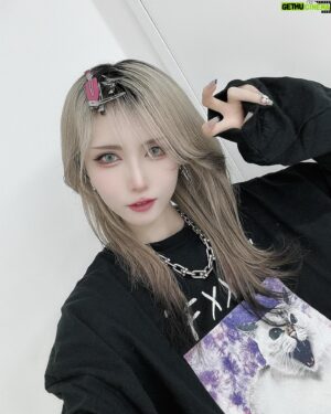 Shiki Aoki Instagram - 2024.1.14
my birthday🎂🥳
写真も動画も今日は撮ってないので、先日番組でフライングお祝いしていただいた時の㊗️
本日は誕生日ですが、特別なことは何もせずいつも通りのご飯を食べていつも通りの日常を送りました！
毎年たくさんの方にお祝いしていただけて、じゅうぶんすぎるぐらい贅沢者です
DMでもお祝いのメッセージたくさんありがとうございます！返信は出来ないけど全部見ております🥺🫶
来年もみんな元気でまたこの日を迎えられますように

帰りに自分のためにお花でも買って帰ろうかな！(トイレットペーパーも買います)