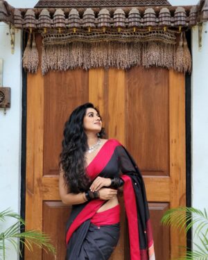 Shilpa Manjunath Instagram - 🖤🖤🖤 swipe ➡️