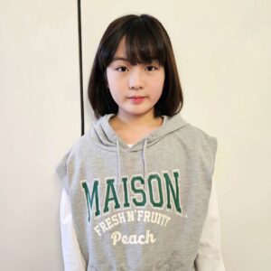 Shim Hye-yeon Instagram - 핸폰바꾼 기념으로 촬칵♡

이방~저방해도 서방이 낫다더니
목아파 새벽에 잠못자는 마눌 
생강차 끓여주고 출근하신 신랑~~
잔소리만 안하면 100점짜리 신랑인데ㅋㅋ

남은 생강차는 
아이들과 나눠마셨어요~
안마시겠다는걸 반강제로ㅋ
코로나때는 코로나가 무서워
이거 마시면 안걸린다고 거짓말 했더니
한가득 잘들 마셨는데ㅡㅡ

따뜻한 생강차 완전 굿이예요~~
.
.
.
.
.
.
.
.
.
.
.
#아역 #아역배우 #초등학생 #일상
