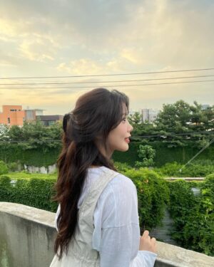 Shin Ga-eun Instagram - ⠀
⠀
#다우소 #쉬는시간 #공주된기뷴쪼아💚