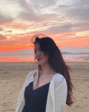 Shin Ga-eun Instagram - ⠀
⠀
(๑╹ω╹๑ )열ㅇト홉 소㉡ㅕ들고ト ㅎr루종일 좋았더라ⓩ┃.. (╹◡╹）♡