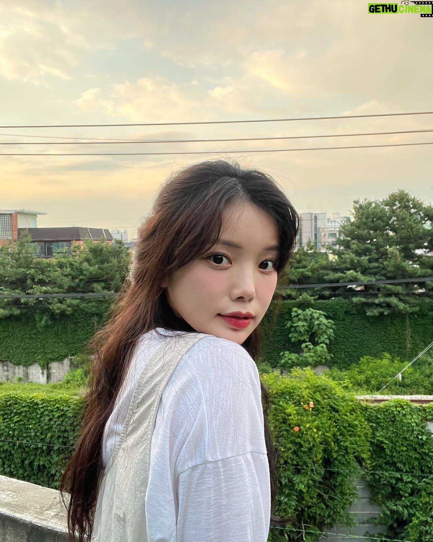 Shin Ga-eun - 3.8K Likes - ⠀
⠀
#다우소 #쉬는시간 #공주된기뷴쪼아💚