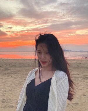 Shin Ga-eun Instagram - ⠀
⠀
(๑╹ω╹๑ )열ㅇト홉 소㉡ㅕ들고ト ㅎr루종일 좋았더라ⓩ┃.. (╹◡╹）♡