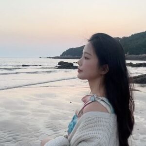 Shin Ga-eun Instagram - ⠀
그녀는 하지 않았다 멈추다 찍는 것을 영상.
⠀
⠀
⠀
#동하는참지않지 #동하는포기를모른다
#그녀는엔프피 🫶 #누가봐도enfp #좋아
#디테일장인 #makeupartist