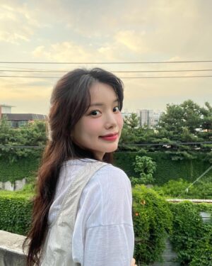 Shin Ga-eun Instagram - ⠀
⠀
#다우소 #쉬는시간 #공주된기뷴쪼아💚
