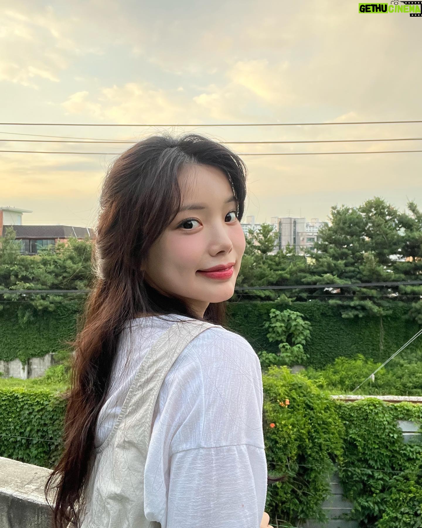 Shin Ga-eun - 3.8K Likes - ⠀
⠀
#다우소 #쉬는시간 #공주된기뷴쪼아💚
