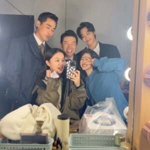 Shin Ga-eun Instagram - ⠀
순서는 그저 시간의 흐름대로..🍂
⠀