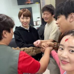 Shin Go-eun Instagram - 후
단발머리 나영이 이번투어 너무 
두근두근 도키도키 행복했다💕

#신나영
#뮤지컬빨래