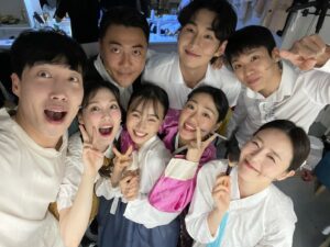 Shin Go-eun Instagram - 2024.05.01 #뮤지컬쿵짝 첫공 끝!

신나게 같이 즐겨주시고 보러와주셔서 감사합니다!
내일도 화이팅!

너무좋아 너무슬퍼 너무신나 너무웃겨

🎶