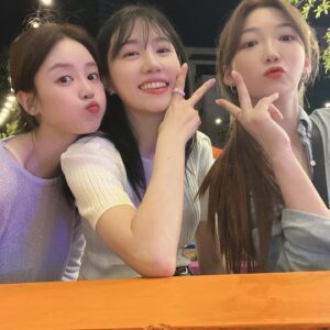 Shin Go-eun Instagram - 증말너무 행복한 하루잖아요
너무너무 잘놀았습니다
알랍 😍🌸

제주도 또오자요

👒