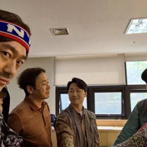 Shin Go-eun Instagram - 우여곡절 많았던 이번공연.
하지만!
그만큼 더 행복했던 전주빨래!
다들고생많았어요!

알랍💕