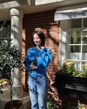 Shin Go-eun Instagram - 오늘 날씨 너무 추웠......... 🥶
내일이 더 춥데요 
감기조심! 

핸드폰바꿔도 사진못찍는 귀여운 우리유지니 @yj_ddk 
바빠도 너뮤 바쁜 자랑스런 우리 자랑이 @jarangtti 
오랜만에 셋이 뭉치면 너뮤 좋다리
💕