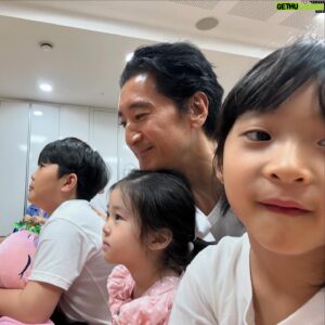 Shin Hyun-joon Instagram - 아빠가 너무너무 사랑해❤️🧡💛💚🩵💙💜
너희에게 아버지가 되고 너희는 내게 자녀가 되리라 
전능하신 주의 말씀이니라 하셨느니라
(고린도후서 6:18)
And will be a Father to you; and you will be my sons and daughters, says the Lord, the Ruler of all.
(2 Corinthians)

#love #family #jesuslovesyou #thankyoujesus
#예배하는가정 #기도하는아빠🙏🏼