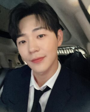 Shin Jae-ha Instagram - 일부러 흔든건 아닙니다…