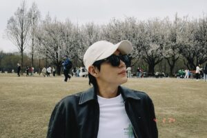 Shin Jae-ha Instagram - 꽃구경🌸