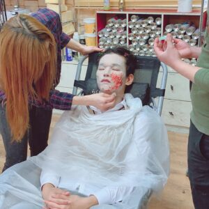 Shin Jae-hwi Instagram - 볼 뜯기기전 다소곳

#지금우리학교는 #netflix