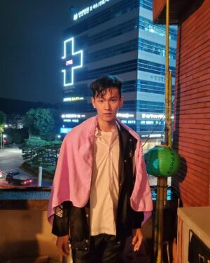 Shin Jae-hwi Instagram - 쉽지 않았던 창훈이 
오늘 공개!

#nexflix #지금우리학교는 #allofusaredead #창훈