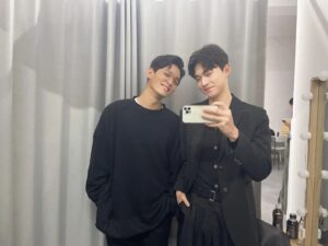 Shin Jae-hwi Instagram - 철저한 비지니스 관계 
@______kangman