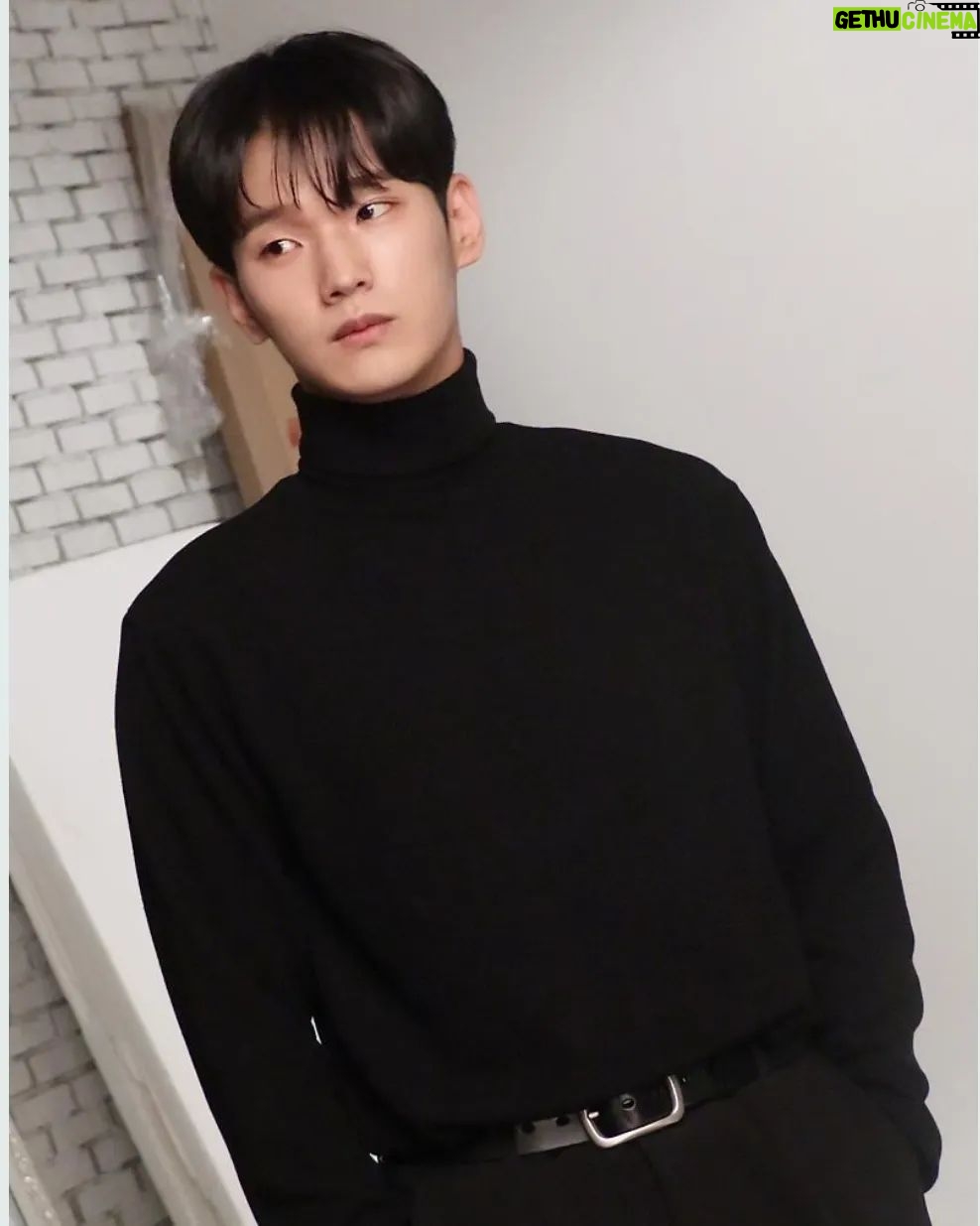 Shin Jae-hwi - 9.7K Likes - 비하인드 컷