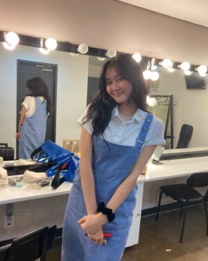 Shin Ji-hoon Instagram - 느즈막이 올려보는 1주차 공연 후기.
버거운 일도 있었으나 많이 배워냈고, 오랜 마음의 짐 하나가 홀가분해진 소중한 첫 주였다.
가까이에서 서로 웃는 얼굴 바라보며 노래하는 게 참 즐거웠다.

2주차엔 더 좋은 모습으로 준비해 갈게요!
환영합니다 2주차 여러분!🙌