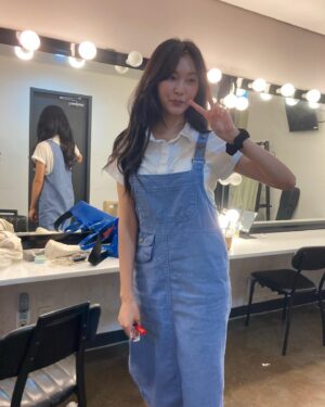 Shin Ji-hoon Instagram - 느즈막이 올려보는 1주차 공연 후기.
버거운 일도 있었으나 많이 배워냈고, 오랜 마음의 짐 하나가 홀가분해진 소중한 첫 주였다.
가까이에서 서로 웃는 얼굴 바라보며 노래하는 게 참 즐거웠다.

2주차엔 더 좋은 모습으로 준비해 갈게요!
환영합니다 2주차 여러분!🙌