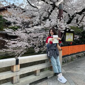 Shin Ji-hoon Instagram - 몇년만에 꽃놀이 가서 뛰어댕겼습니다 껄껄