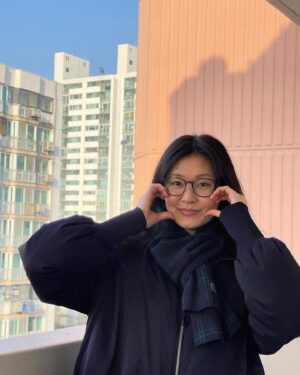 Shin Ji-hoon Instagram - <전화기 마이크 선물 당첨자 발표>

참여해 주신 많은 분들께 다 선물을 드리지 못해서 아쉽습니다. 정성스레 릴스를 만들어 주셔서, 시가 될 이야기를 사랑해 주셔서 정말 감사드려요!

@heeshin___
@camper_dev
@kimsol_lasido

세 분께는 곧 연락을 따로 드릴게요.

모두모두 새해 복 많이 받으시고, 화목한 설 연휴 보내세요!