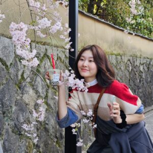 Shin Ji-hoon Instagram - 몇년만에 꽃놀이 가서 뛰어댕겼습니다 껄껄