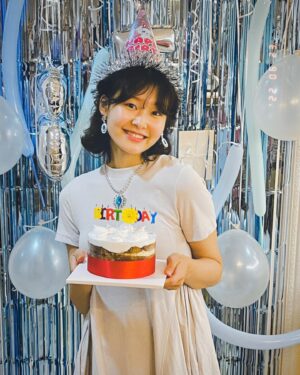Shin Ji-hoon Instagram - 따듯한 여러 품들 덕에 여느때보다 값진 생일을 보냈어요!
답을 다 못하였는데 오늘 밤에 누워 다 감사의 마음 전하겠습니다ㅎㅎ