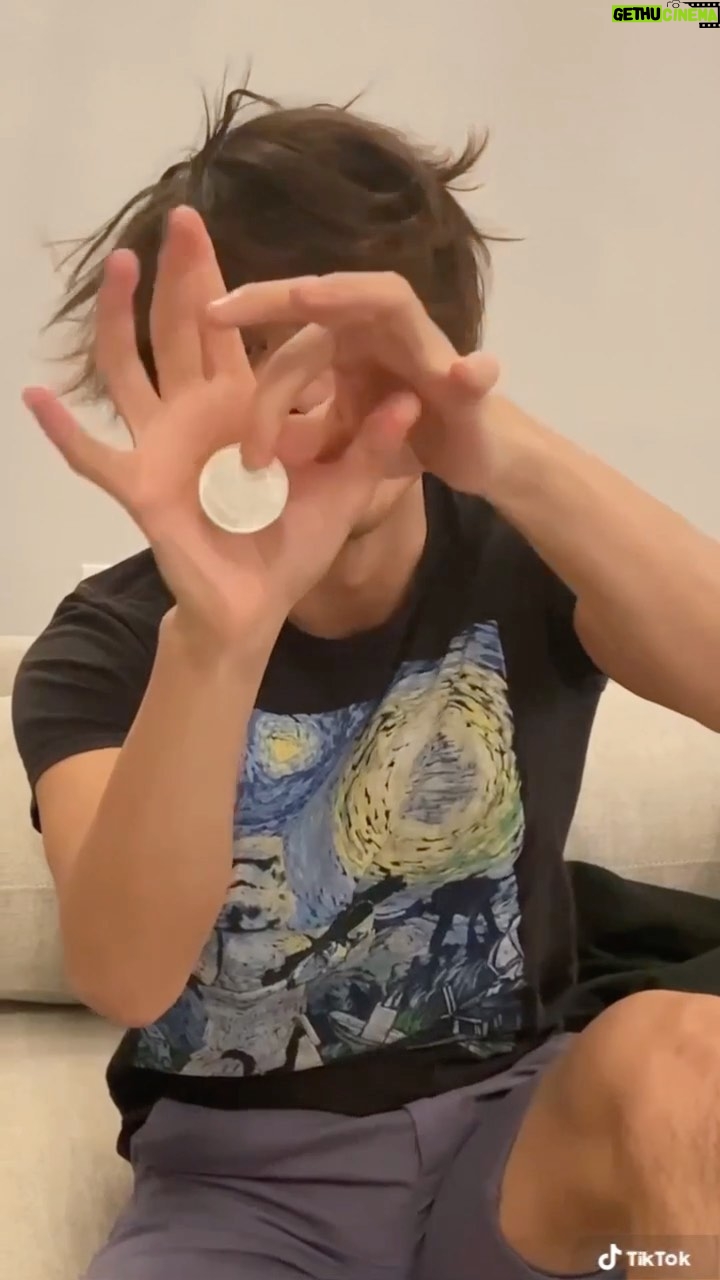 Shin Lim - 30K Likes - Late night jams w/ @jekiyoo! His coin appearance btw requires no gimmicks at all even tho it looks impossible 🤯