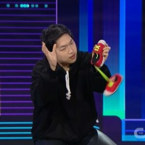 Shin Lim Instagram - I’ve never seen a Shoe act quite like this before. By the incredible South Korean magician @sangsoonkim_official. Edited by yours truly