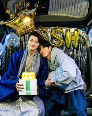 Shin Seung-ho Instagram - 그동안 환혼을 사랑해주셔서 감사드립니다🙏❤️

긴시간 동안 너무도 즐거웠고 행복했습니다. 
환혼을 통해 받은 사랑들을 오래오래 기억하면서, 앞으로는 또다른 새로운 모습을 연기하며 신나게 도전할게요. 

여러분들께도 오래오래 기억될 환혼이 되길...!
감사합니다 사랑합니다 ❤️🙏