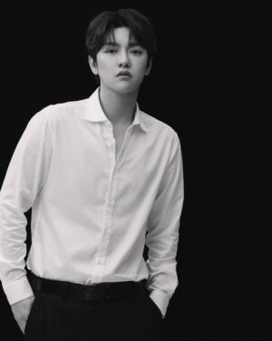 Shin Won-ho Instagram - 🌧