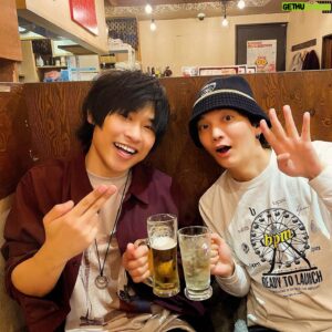 Shintaro Asanuma Instagram - #大阪中央公会堂 で開催されました #中之島アニメBOX「 #王様ジャングル EXTRA 28 #大阪来てな ！SP」にご来場くださった皆様、ご尽力いただいた執事さん、メイドさん、スタッフさん！そして一緒に遊んでくれた岩崎くん、 #ミャクミャク 兄やん、#ポチ王 ！本当にありがとうございました！

途中何度も「これ仕事って言っていいのか？」と疑問を覚えるくらいには、ただただ楽しいひと時でした！

またすぐ大阪来ます。ほなね。

#岩崎諒太 #大阪万博 #大阪来てなキャンペーン