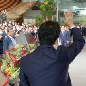 Shinzo Abe Instagram - ８年近くにわたり、本当にありがとうございました。

#安倍晋三 @kantei