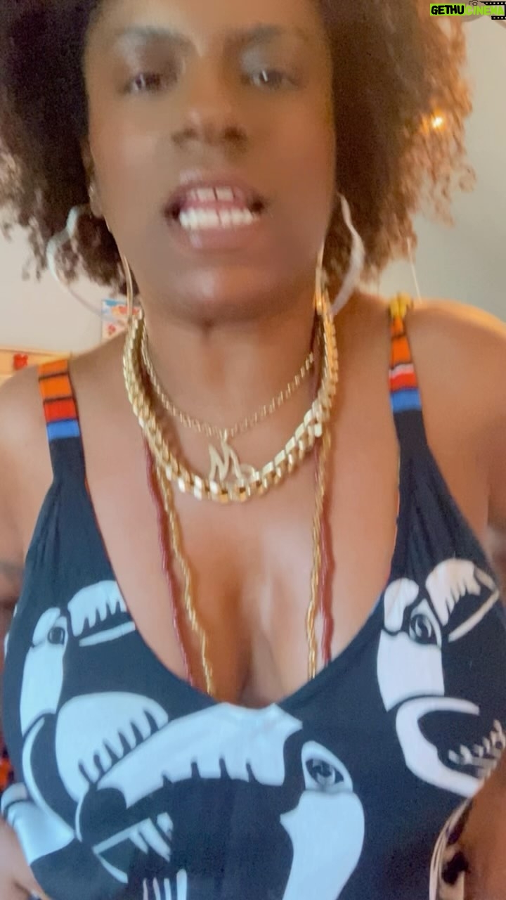 Shirley Cruz - 479 Likes - Só não me pede em namoro, senão eu desapareço.
❤️🔥
Te amo @tatiquebrabarraco
#humor
