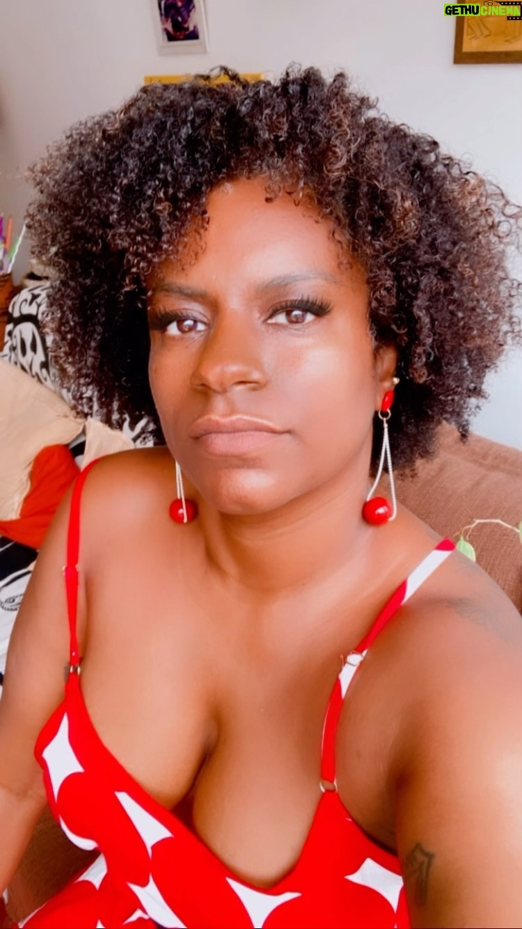 Shirley Cruz - 393 Likes - Instagram não é lugar de contar vitória?
Então hoje é só vitória.
Eu ouvi amém?
🙌🏾🥂