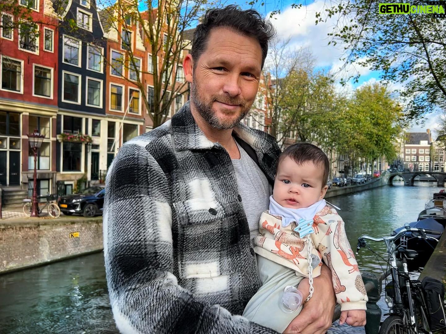 Shivani Ghai - 720 Likes - Went to Amsterdam and 2 days after arriving, after avoiding it for almost 3 years, finally got hit by covid.
🤒