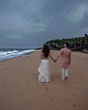 Shivani Ghai Instagram - I’d love to say our wedding day was the best day of my life, but what our pictures don’t show is that ours was a full on comedy of errors. (A story for another time). However on that beautiful mess of a day, I made the best decision of my life. 
5 years later I still think I hit the jackpot. ♥️
Happy anniversary @tykeogh 
#weddingtruths