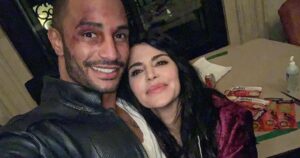 Shivani Ghai Instagram - I want to say a huge thank you to the Batwoman Family for all the love, messages of support, appreciation posts, memes, videos, artwork, and even anger, as the woman you love to hate.💃🏽
You guys are amazing. ❤️ Thank you! 🙏🏼
In case that sounds like Safiyah’s journey is over. It’s not. Someone is quietly plotting. 😏
For now, swipe for some bts pics with a few of my ridiculously talented cast members. @leahgibsonofficial @nathanowens_ & @rachieskarsten ❤️❤️❤️