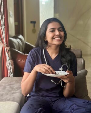 Shivani Rajashekar Instagram - Happy my day to me 🥳😬🧿
#happydoctorsday #happybirthday