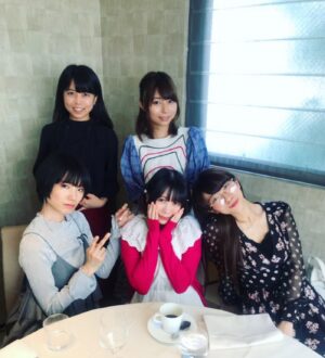Shizu Mizuno Instagram - 絵恋ちゃん里咲りさちゃんぱいぱいでか美ちゃん姫乃たまちゃんとわたくしの5人でたまちゃんの卒業祝いも兼ねてオシャレランチをしたよ👨‍🍳🥖女子会というより自助グループという雰囲気。この人物群の共通項は「全員自分以外の全人類に曖昧でちょっとロマンチック(非現実的)な憧れがある」だよ。老後ヒマだったらみんなで老人ホーム建てて猫ちゃんを飼いましょう✋♡♡♡